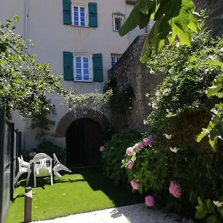 De Charme La Belle Histoire * Prades (Pyrenees-Orientales)